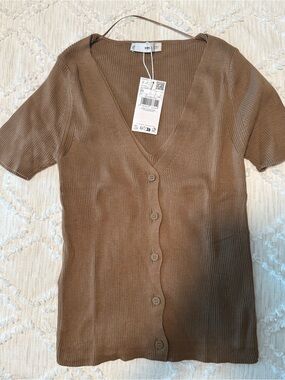 Mango Ribbed V-Neck Button Front Top in Taupe